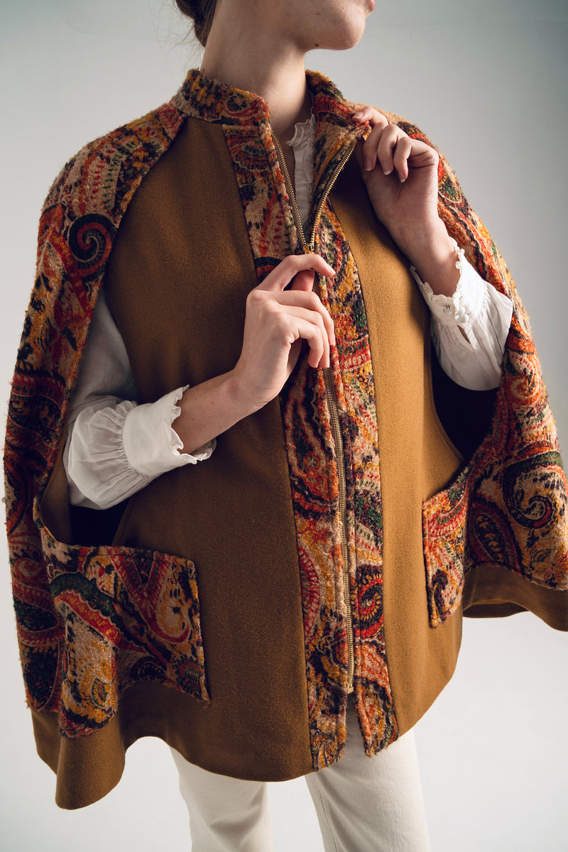 VANELOPE CAPE CAMEL AND PAISLEY