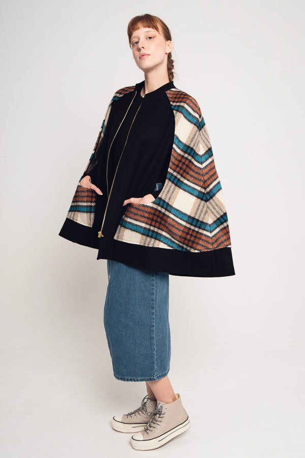 VANELOPE CAPE BLACK - BLUE SQUARE