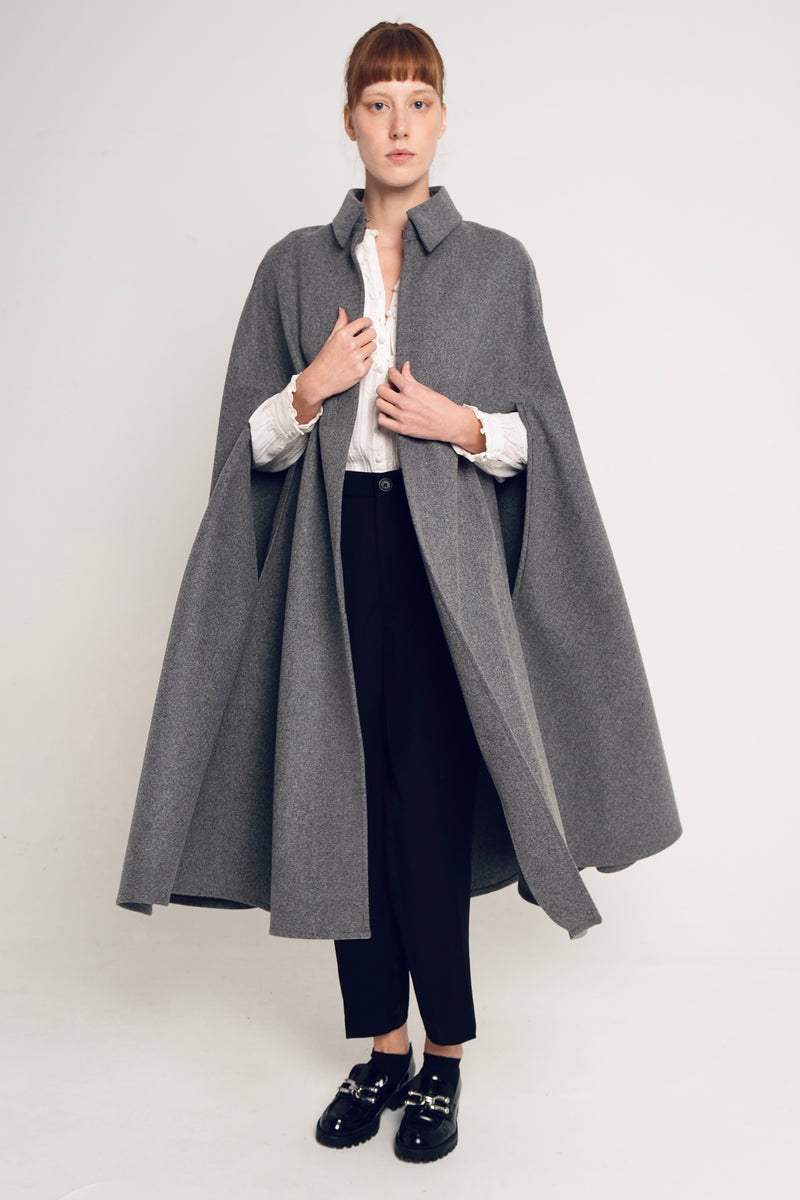 VICTORIA CAPE GREY