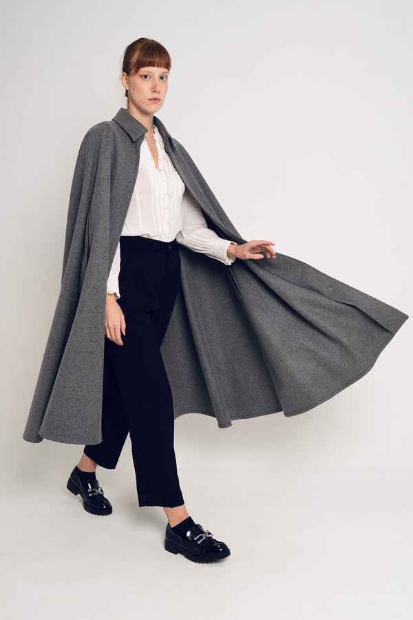 VICTORIA CAPE GREY