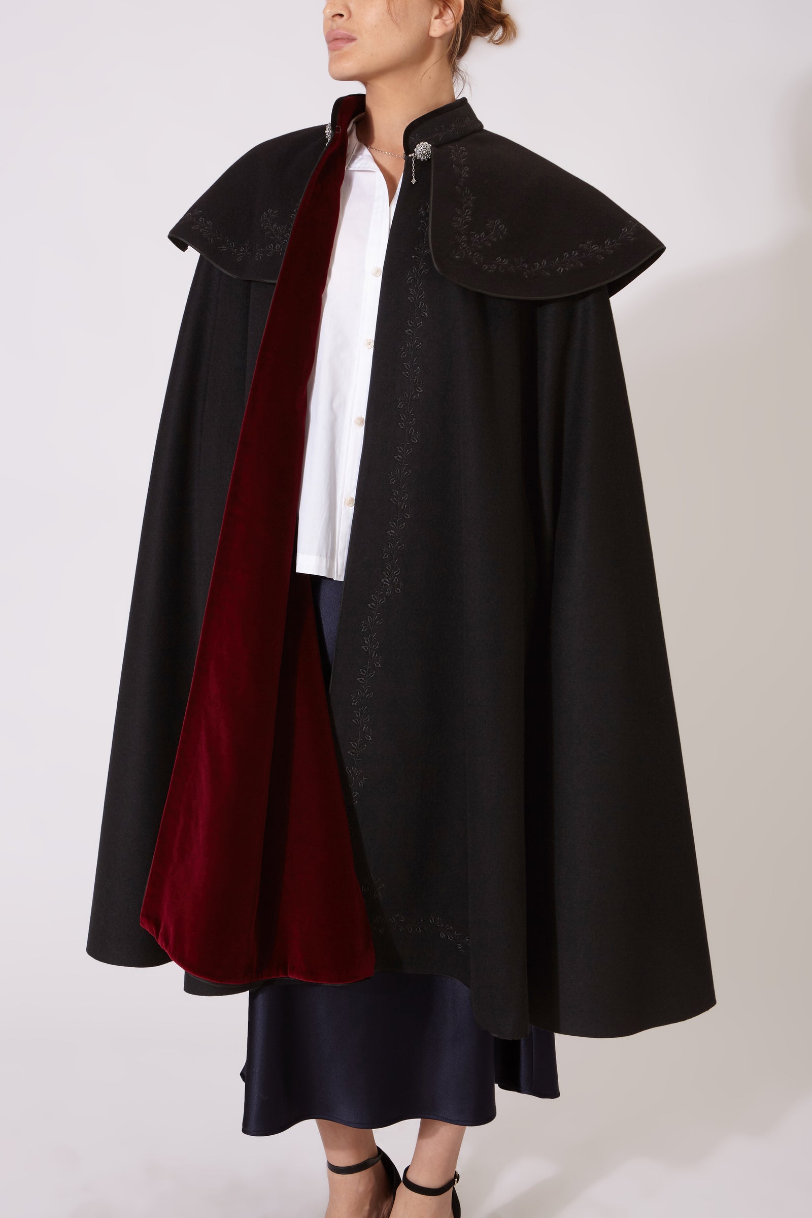 PABLO CLOAK LEAVES
