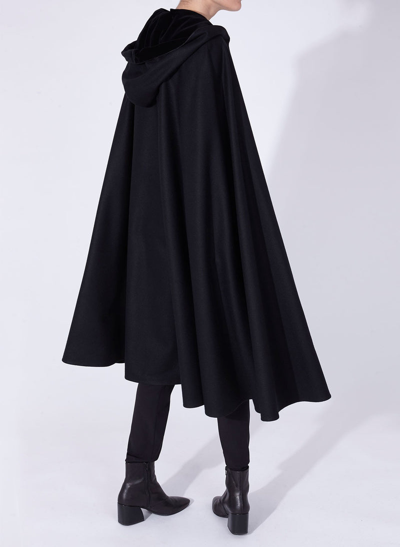 NICOLE CAPE black