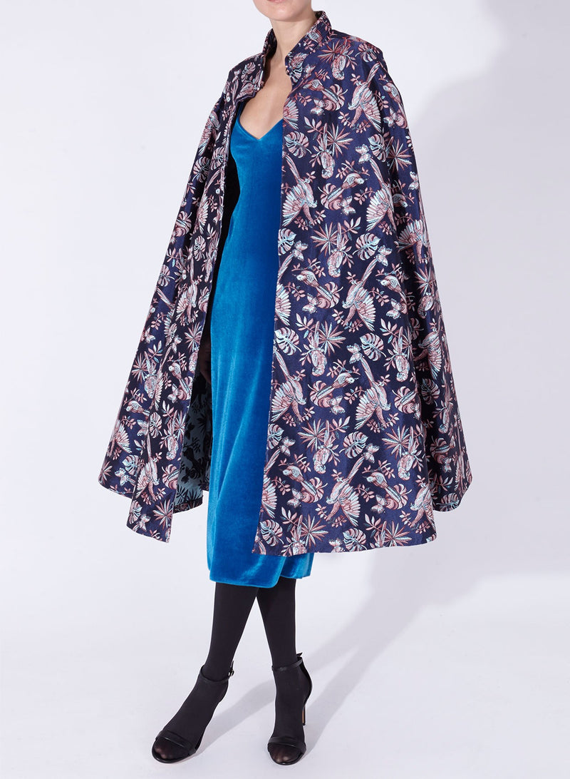 VICTORIA CAPE - Blue Parrots print