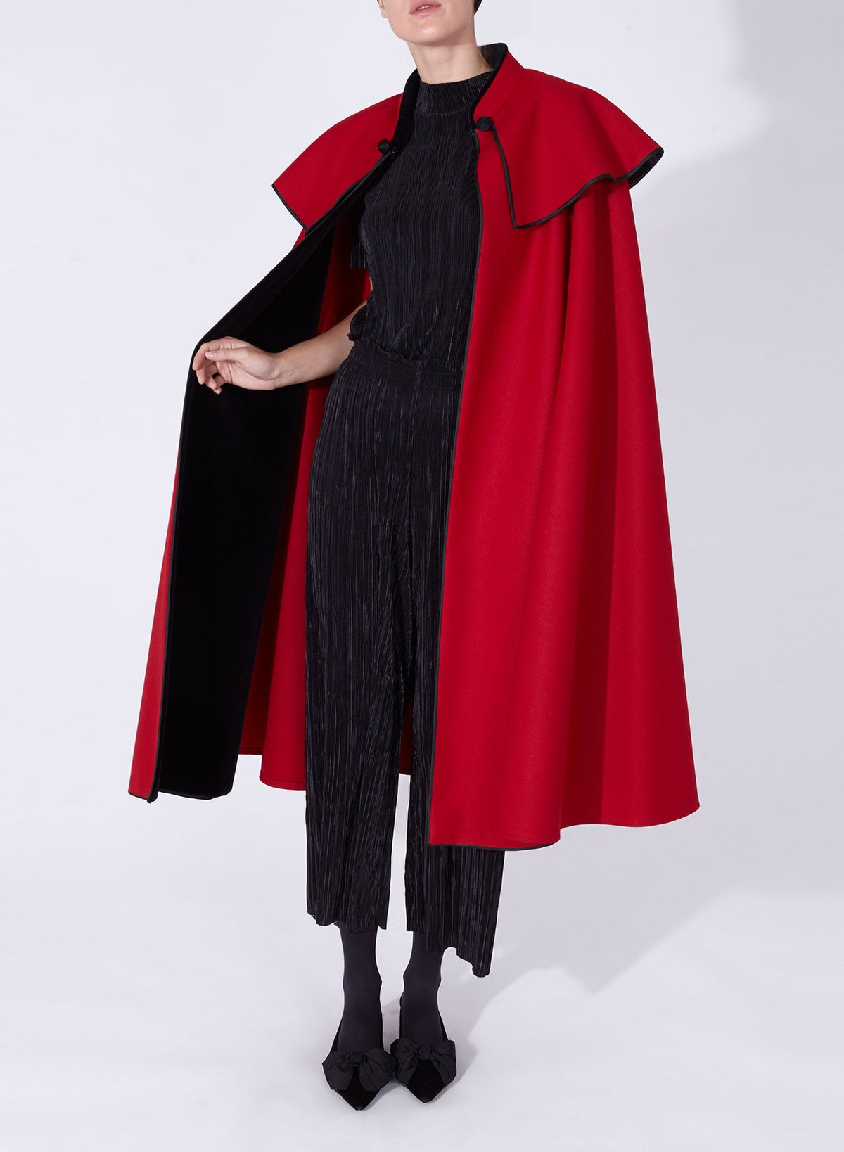 Paloma Cape Red | Sesena Capes 1901